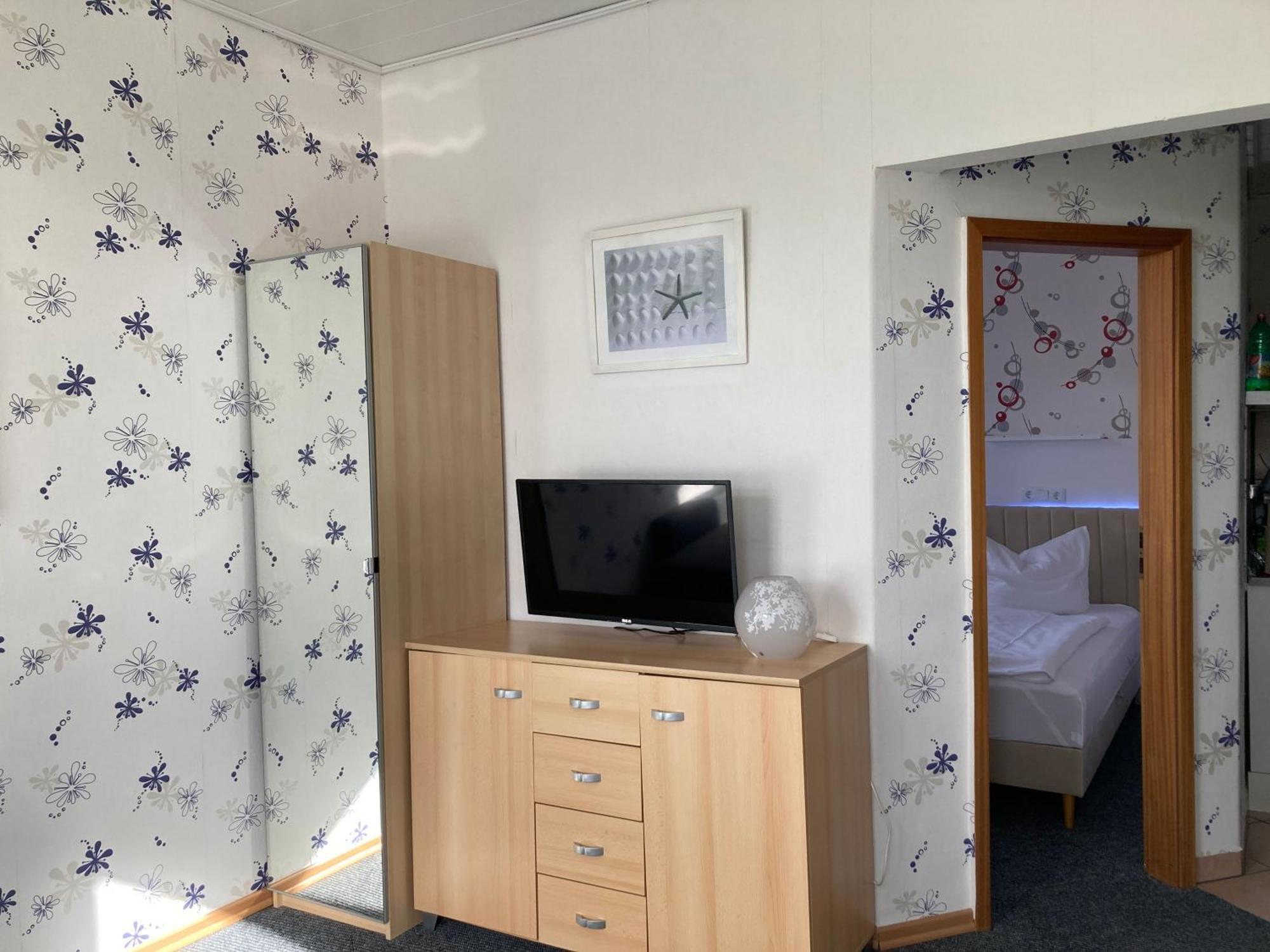 Haus Krabbe Apartments Mit Doppelbetten, Fuer 1-2 Personen, Hunde Kostenfrei Willkommen, Kostenfreier Parkplatz, Zwischen Bremerhaven Und Cuxhaven Gelegen Wremen Εξωτερικό φωτογραφία